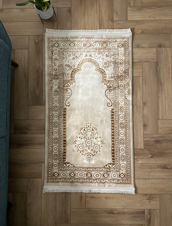 Divine Reverence: Elegant Ivory Prayer Mat
